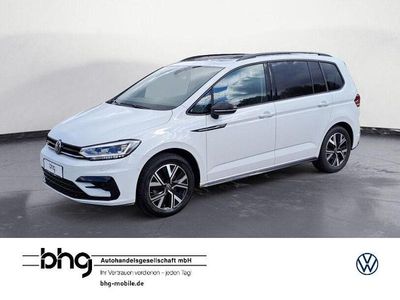 Weiß Gebraucht 2024 VW Touran Highline Van / Kleinbus | 39.280 € (Etwas zu teuer)