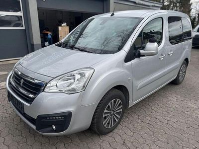 Gebraucht Peugeot Partner Tepee 120 PS (88 kW) 2018 Silber Van / Kleinbus