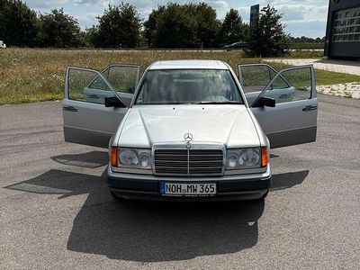 Gebraucht Mercedes E260 160 PS (117 kW) 1992 Grau Limousine