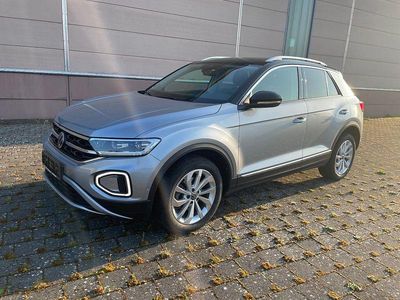 Second-hand VW T-Roc Style 110 CP (80 kW) 2023 Argintiu SUV