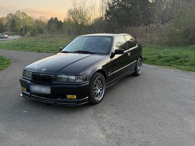 Gebraucht BMW 316 Basis 105 PS (77 kW) 1999 Schwarz Kleinwagen