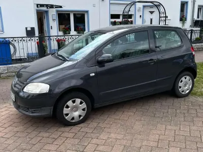 Gebraucht VW Fox 54 PS (39 kW) 2006 Grau Kleinwagen