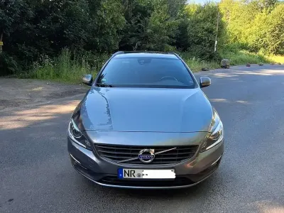 Gebraucht Volvo V60 Business Edition 190 PS (139 kW) 2016 Grau Kombi