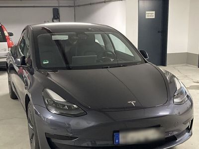 gebraucht Tesla Model 3 SR+ RWD MY23 Neuzustand 8-fach bereift