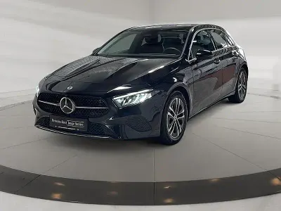 Gebraucht Mercedes A200 Progressive 163 PS (119 kW) 2025 Metalliclack kosmosschwarz Limousine