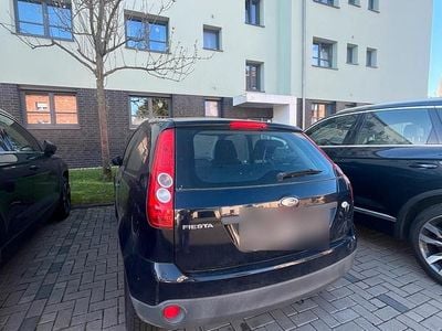 Używany Ford Fiesta 60 KM (44 kW) 2006 Niebieski Hatchback