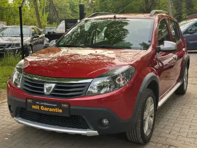 Używany Dacia Sandero Stepway 84 KM (61 kW) 2012 Czerwony Sedan/Limuzyna