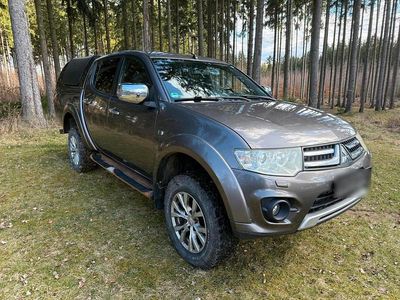 Gebraucht Mitsubishi L200 178 PS (130 kW) 2014 Braun Pickup