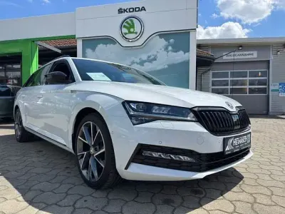 Gebraucht Skoda Superb SportLine 150 PS (110 kW) 2024 Weiß Kombi