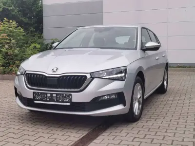 Gebraucht Skoda Scala Ambition 110 PS (80 kW) 2023 Brilliantsilber metallic Kleinwagen