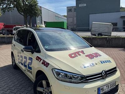 Schwarz Gebraucht 2023 VW Touran Van / Kleinbus | 15.500 € (Superpreis)