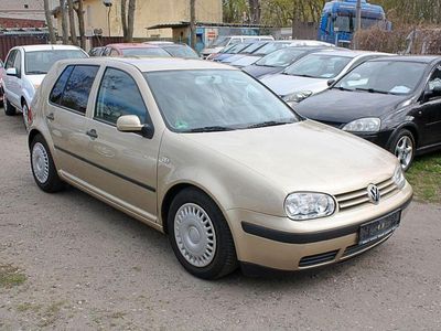 Usata VW Golf IV Edition 75 CV (55 kW) 2001 Beige Berlina