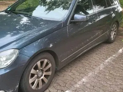 Gebraucht Mercedes E220 170 PS (125 kW) 2012 Grau Kombi