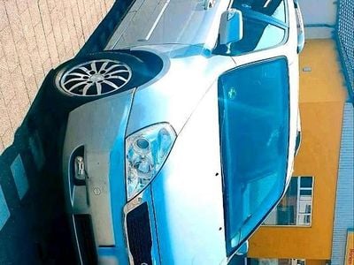 Usata Kia Carnival 192 CV (141 kW) 2012 Argento Monovolume