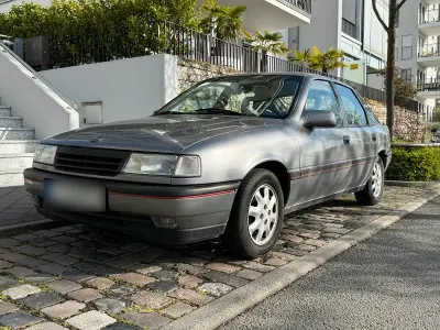 Brugt Opel Vectra 115 HK (84 kW) 1990 Sølv Hatchback