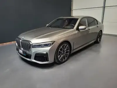 Gebraucht BMW 750 M Sport 400 PS (294 kW) 2019 Grau Limousine