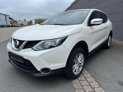 Gebraucht Nissan Qashqai Acenta 131 PS (96 kW) 2015 Weiß SUV