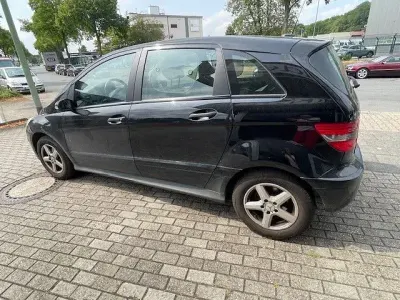 Gebraucht Mercedes B150 95 PS (69 kW) 2006 Schwarz Van / Kleinbus