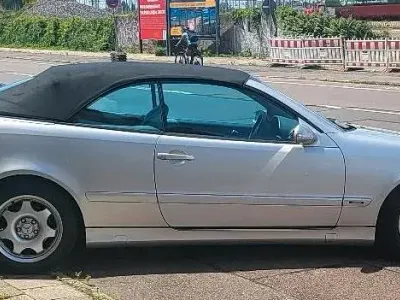 Gebraucht Mercedes CLK230 197 PS (144 kW) 2002 Silber Cabrio
