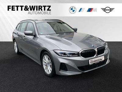 Skyscraper grau metallic Gebraucht 2023 BMW 330e Kombi | 32.600 € (Superpreis)