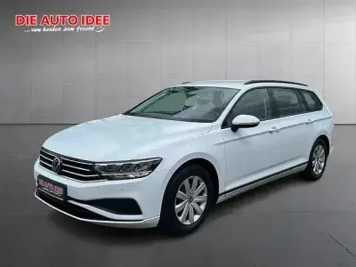 Gebraucht VW Passat 150 PS (110 kW) 2023 Weiß Kombi