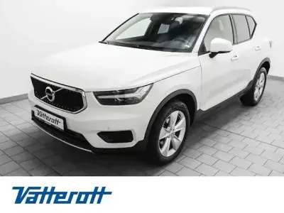 Gebraucht Volvo XC40 Momentum 163 PS (119 kW) 2022 Weiss SUV