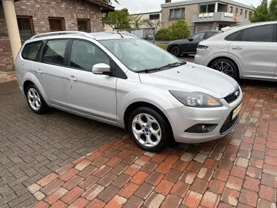 Gebraucht Ford Focus Style 109 PS (80 kW) 2010 Silber Kombi