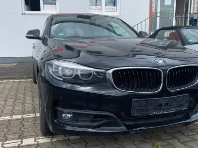 Gebraucht BMW 330 Advantage 258 PS (189 kW) 2017 Schwarz Limousine