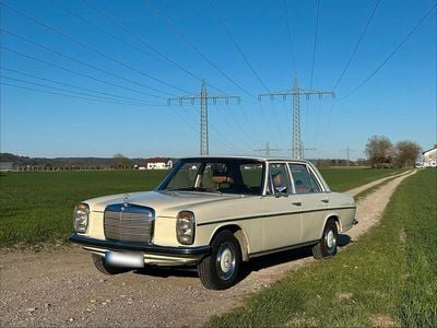 Second-hand Mercedes W115 1971 Alb Berlinǎ