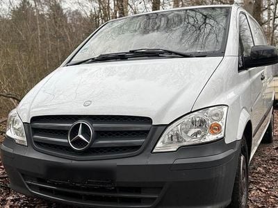 Weiß Gebraucht 2011 Mercedes Vito Van | 2.500 €