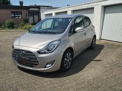 Gebraucht Hyundai i20 Space 125 PS (91 kW) 2019 Silber Kleinwagen