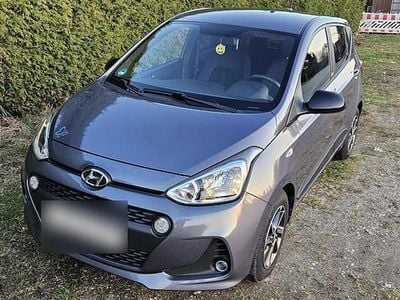 Gebraucht Hyundai i10 Passion 87 PS (63 kW) 2018 Grau Kleinwagen