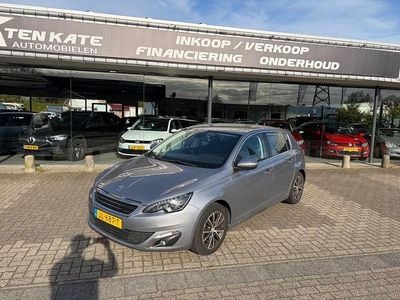 Gebraucht Peugeot 308 Allure 125 PS (91 kW) 2013 Grau Limousine