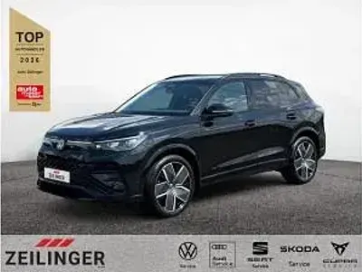 Gebraucht VW Tiguan R-line 150 PS (110 kW) 2025 Grenadillschwarz SUV