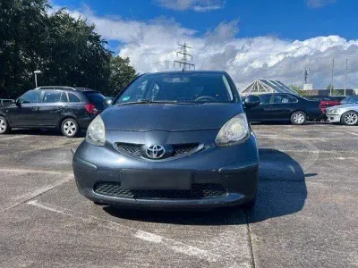 Gebraucht Toyota Aygo 70 PS (51 kW) 2007 Grau Kleinwagen