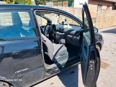 Gebraucht VW Fox 59 PS (43 kW) 2009 Schwarz Kleinwagen