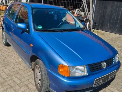 Second-hand VW Polo Basis 60 CP (44 kW) 1996 Negru Berlinǎ