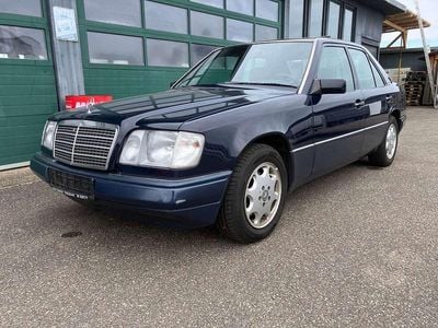 Gebraucht Mercedes E220 150 PS (110 kW) 1994 Blau Limousine