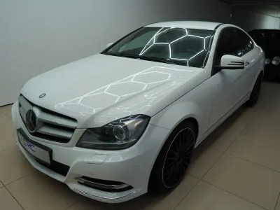 Używany Mercedes C250 204 KM (150 kW) 2014 Biały Coupe
