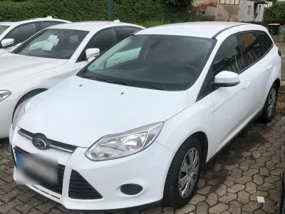 Gebraucht Ford Focus 95 PS (69 kW) 2013 Weiß Limousine