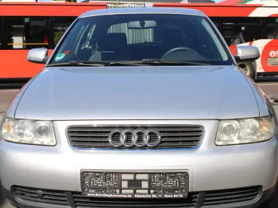 Gebraucht Audi A3 Attraction 101 PS (74 kW) 2002 Silber Kleinwagen