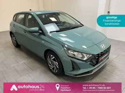 Gebraucht Hyundai i20 Trend 101 PS (74 kW) 2024 Grau Kleinwagen