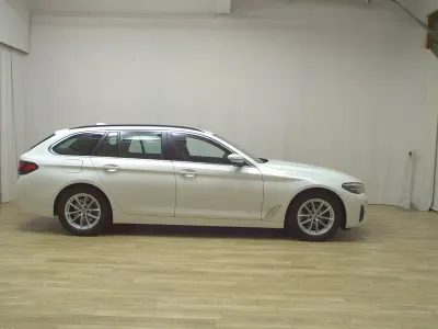Gebraucht BMW 520 Performance 190 PS (139 kW) 2021 Weiss Kombi