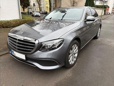 Gebraucht Mercedes E220 Exclusive 194 PS (142 kW) 2016 Grau Limousine