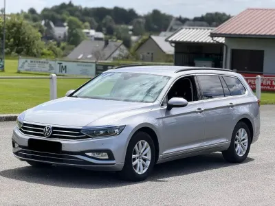 Gebraucht VW Passat Elegance 150 PS (110 kW) 2022 Silber Kombi