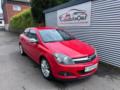 Gebraucht Opel Astra GTC 105 PS (77 kW) 2005 Rot Limousine