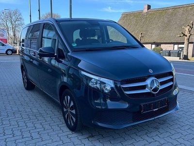 Gebraucht Mercedes V220 163 PS (119 kW) 2021 Grün Van / Kleinbus