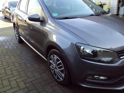Gebraucht VW Polo Trendline 60 PS (44 kW) 2016 Pepper grey metallic Kleinwagen