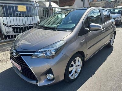 Gebraucht Toyota Yaris Hybrid Club 75 PS (55 kW) 2014 Limousine