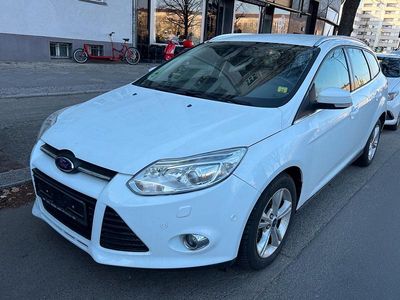 Gebraucht Ford Focus 2012 Weiß Kombi